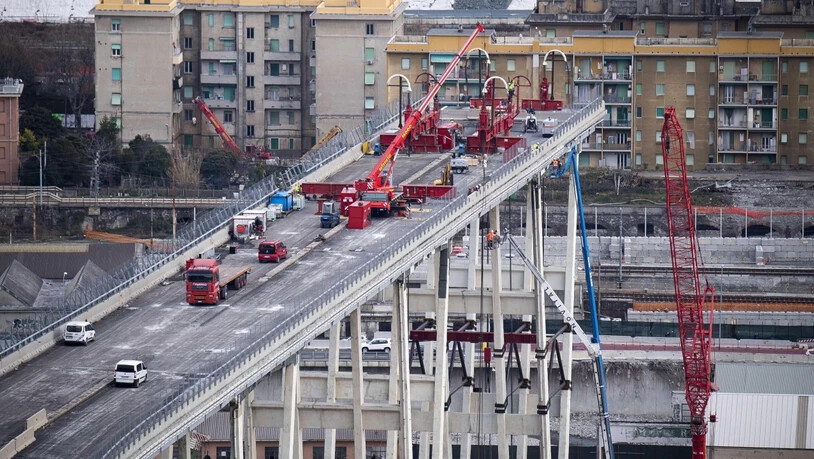 Sechs Monate nach dem Einsturz der Morandi-Brücke in Genua haben die Abrissarbeiten begonnen.