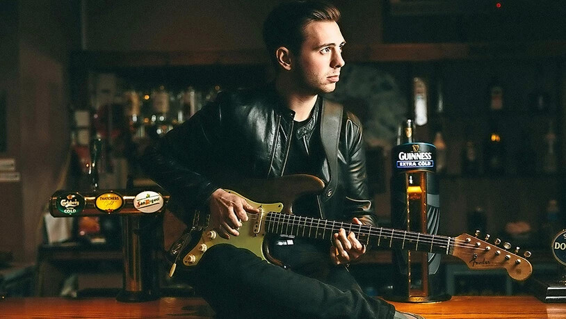 Die Künstler an der Konzertreihe Gleis 1: Laurence Jones...