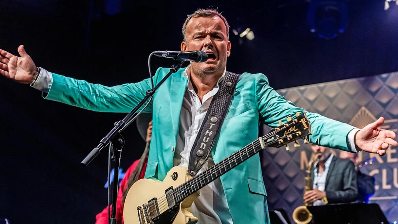 ... und Philipp Fankhauser rocken die Bühne im Güterschuppen.