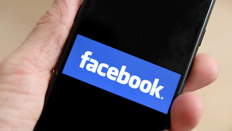 Facebook hat laut britischem Parlament gegen den Datenschutz verstossen. (Archiv)