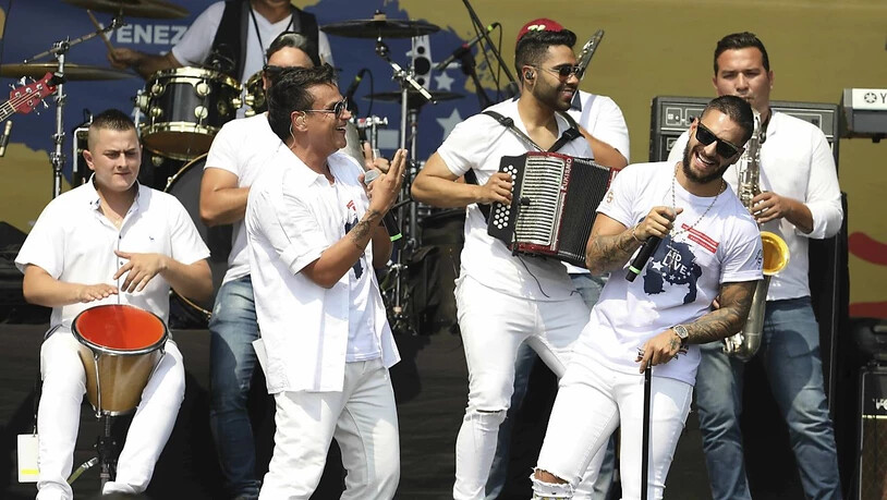 Viele kolumbianische Popstars, wie etwa Maluma (rechts), sangen am Freitag auf einem Benefizkonzert für Venezuela.