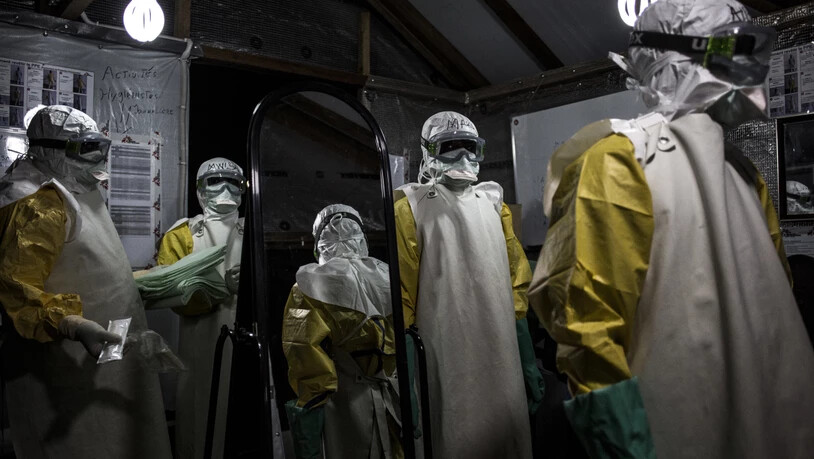 Mitarbeiter im Ebola-Behandlungszentrum in Butembo im Kongo. (Archivbild)