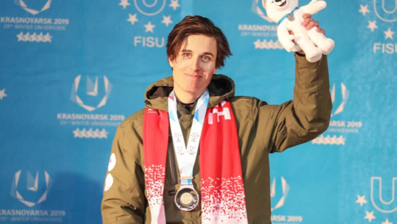 Der Bündner Livio Simonet holt eine Medaille für die Schweiz.