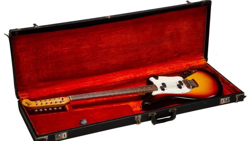 Bob Dylan benutzte die Fender-Electric 12 String Gitarre (Baujahr 1965) unter anderem bei Aufnahmen für sein legendäres Album "Blonde on Blonde". Sie ist für 187'000 Dollars versteigert worden. Über den neuen Besitzer ist nichts bekannt. (Bild: Heritage…