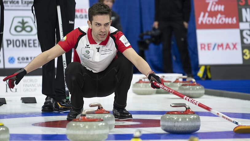 Skip Peter De Cruz dirigiert sein Team im Match gegen Russland