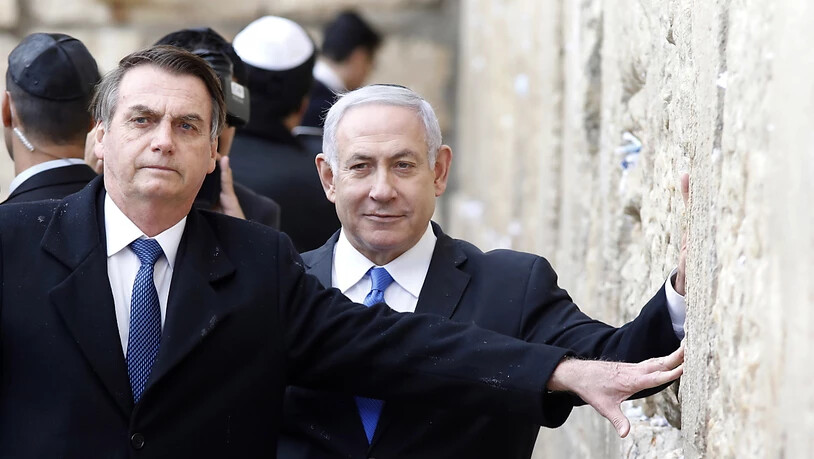 Der brasilianische Präsident Jair Bolsonaro (links) und der israelische Ministerpräsident Benjamin Netanjahu (rechts) haben am Montag die Klagemauer in Jerusalem besucht.