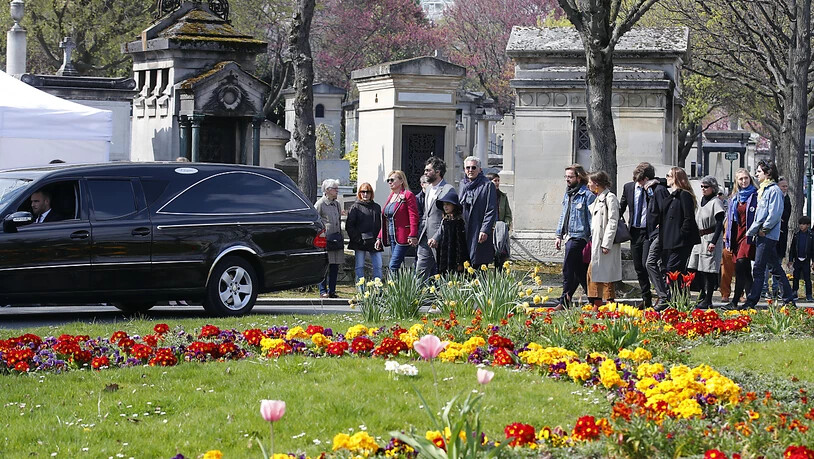 Familienmitglieder und Freunde nahmen am Dienstag in Paris Abschied von der verstorbenen Filmregisseurin Agnès Varda.