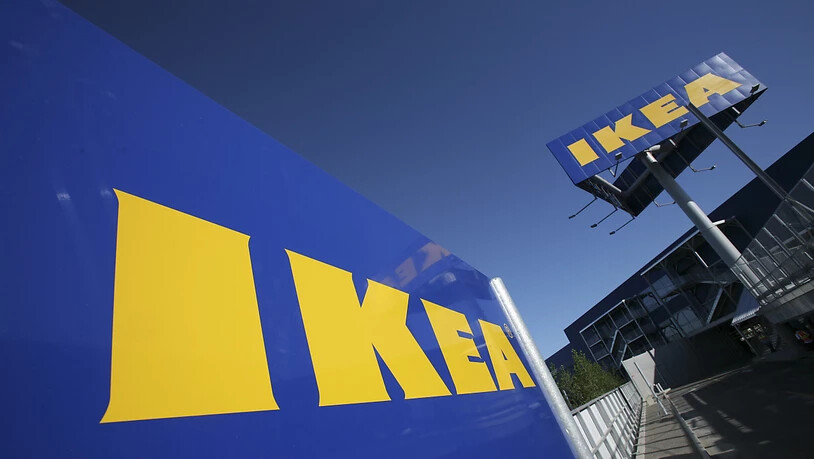 Der schwedische Möbelkonzern Ikea will künftig Möbel auch vermieten. Getestet wird das Miet-Modell unter anderem in der Schweiz. Zudem will der Konzern mit kleineren Läden in die Städte ziehen.(Archivbild)