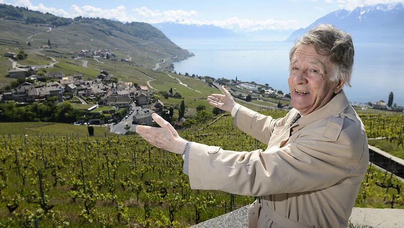 Franz Weber in den Rebbergen oberhalb des Genfersees, bei seinem Engagement für die Volksinitiative "Sauver Lavaux III" im Jahr 2014. (Archivbild)