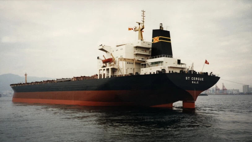 Das Frachtschiff St. Cergue unter Schweizer Flagge aufgenommen 1985. (Archivbild)