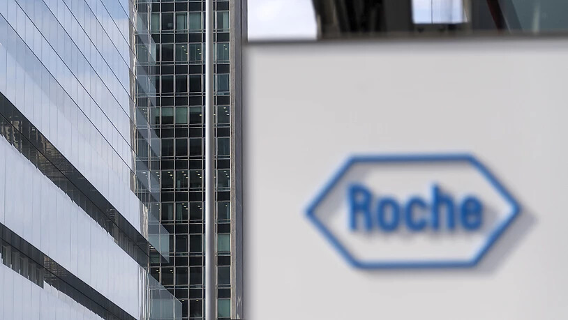Bei einer Roche-Geschäftsstelle kam es zu Durchsuchungen: Das Logo der Firma in Basel (Archivbild).