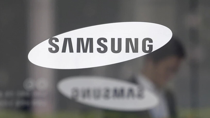 Der Technologieriese Samsung hat im ersten Quartal hauptsächlich aufgrund schwächerer Geschäfte mit Speicherchips und Displays einen deutlichen Gewinnrückgang verzeichnet. (Archivbild)