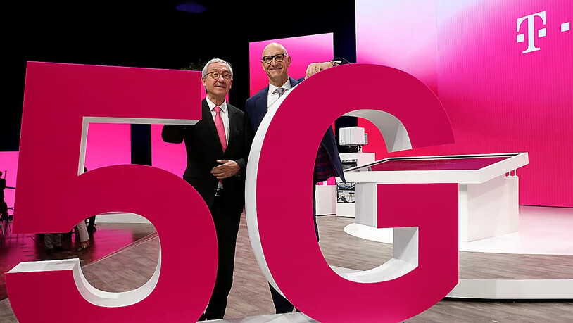 Die Spitze der Deutschen Telekom zeigt sich zufrieden mit der Entwicklung des Konzerns. (Archivbild)