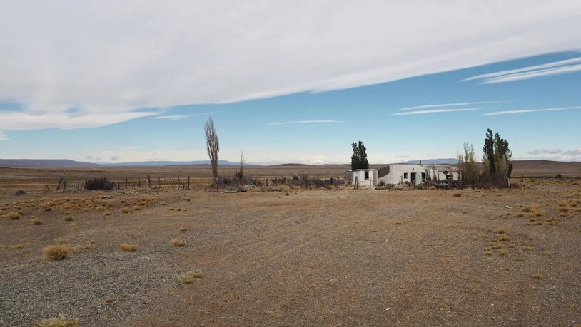 Willkommen in der argentinischen Pampa: Was man auf dem Bild nicht sieht, ist der 200-km/h-Wind, der über die endlose Ebene fegt. Kein Wunder, will hier keiner wohnen. 