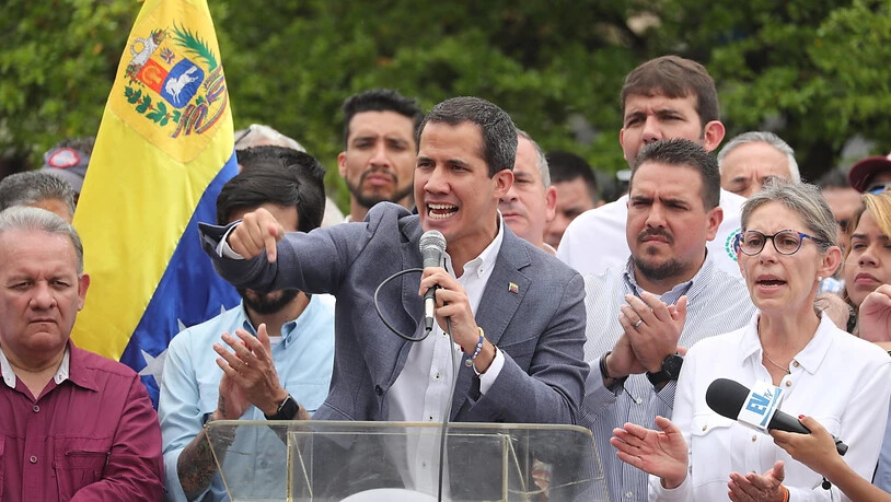 Seine Mitarbeitenden suchten den direkten Kontakt mit dem US-Militär, sagt der selbst ernannte Interimspräsident Juan Guaidó seinen Anhängern.