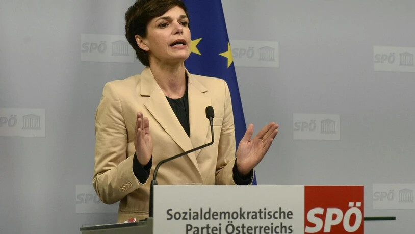 Die SPÖ-Vorsitzende Pamela Rendi-Wagner sprach von einer "veritablen Staatskrise" und erklärte, es müssten alle Ministerposten mit Experten besetzt werden.