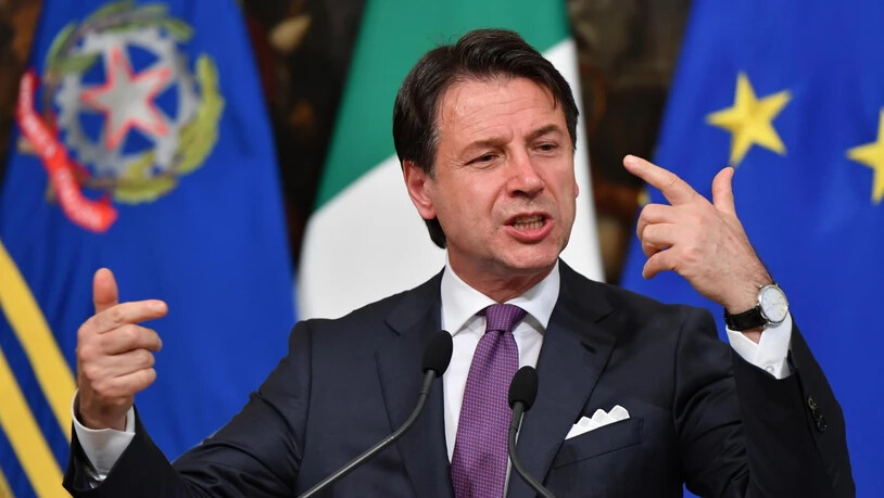 Italiens Ministerpräsident Giuseppe Conte hat mit Rücktritt gedroht, sollten die Koalitionsparteien Lega und Fünf-Sterne-Bewegung ihre Streitigkeiten infolge der Europawahl nicht beilegen.