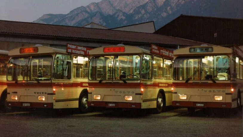 In den Achtzigern sind die Churer Stadtbusse noch in einem undefinierbaren Braunton.