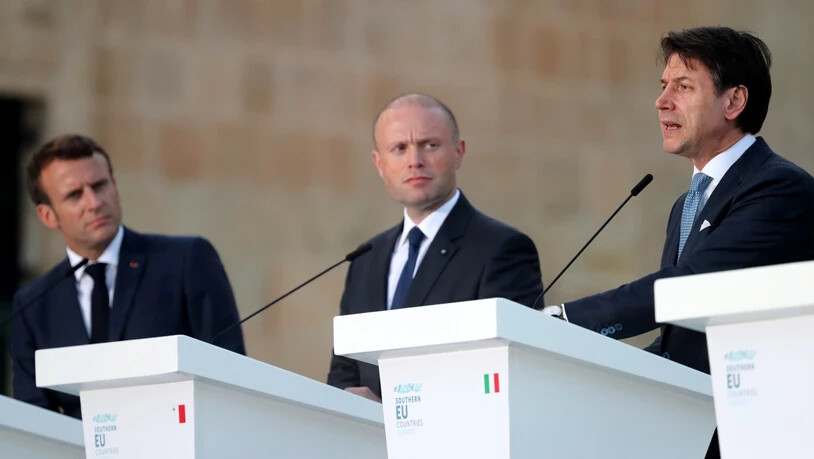 Die südeuropäischen Länder haben in Malta zu einer gerechteren Verteilung von Flüchtlingen innerhalb der EU aufgerufen. Im Bild Frankreichs Präsident Emmanuel Macron (links), Maltas Ministerpräsident Joseph Muscat, (Mitte) und Italiens Ministerpräsident…