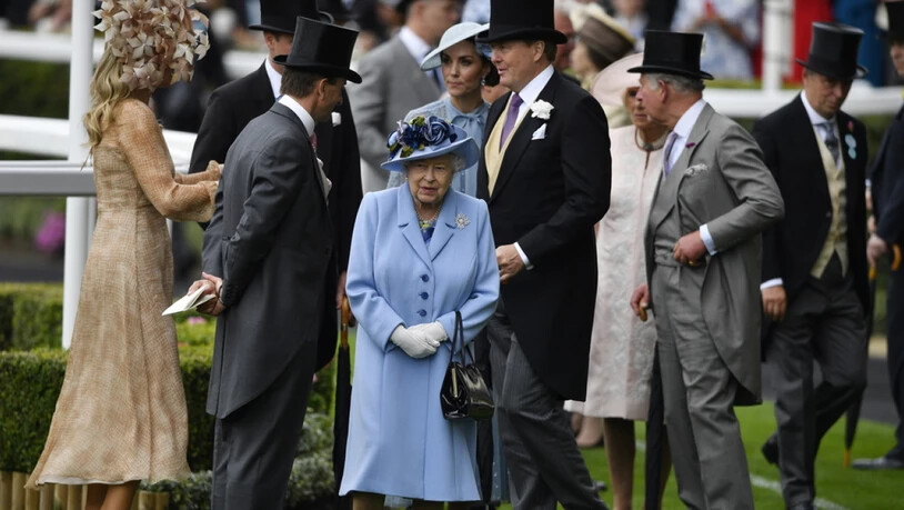 Queen Elizabeth am Dienstag in Ascot - sie wurde von ihren Kindern und Enkelkindern begleitet.
