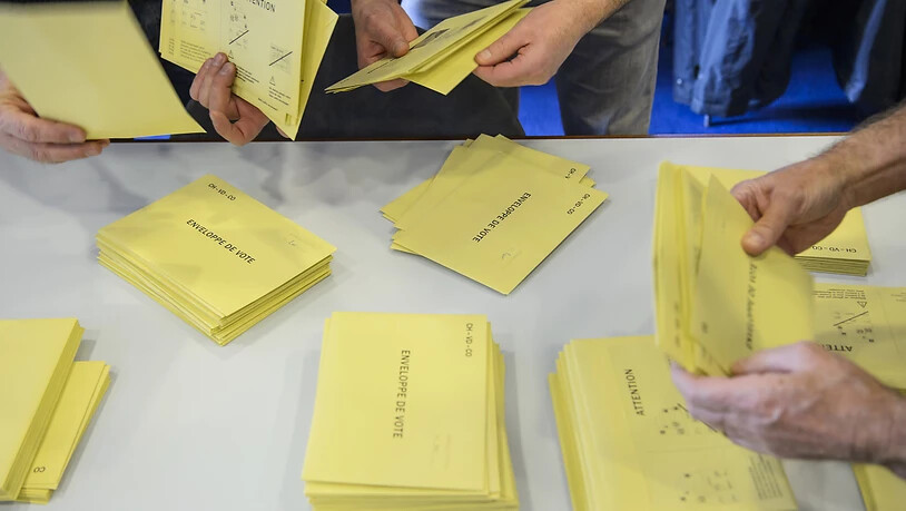 Etiketten zur Identifikation der Stimmbürger: Nach dem Wahlbetrug von 2017 ergreift der Kanton Wallis Massnahmen für eine bessere Sicherheit bei der brieflichen Stimmabgabe. (Symbolbild)