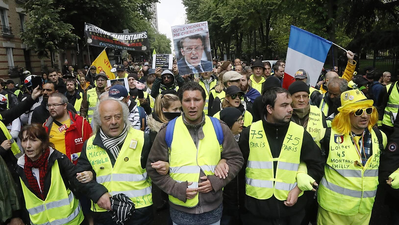 In Frankreich sind am Samstag wieder mehr Menschen im Rahmen der regelmässigen "Gelbwesten"-Proteste auf die Strasse gegangen als etwa vor einer Woche. (Archivbild)