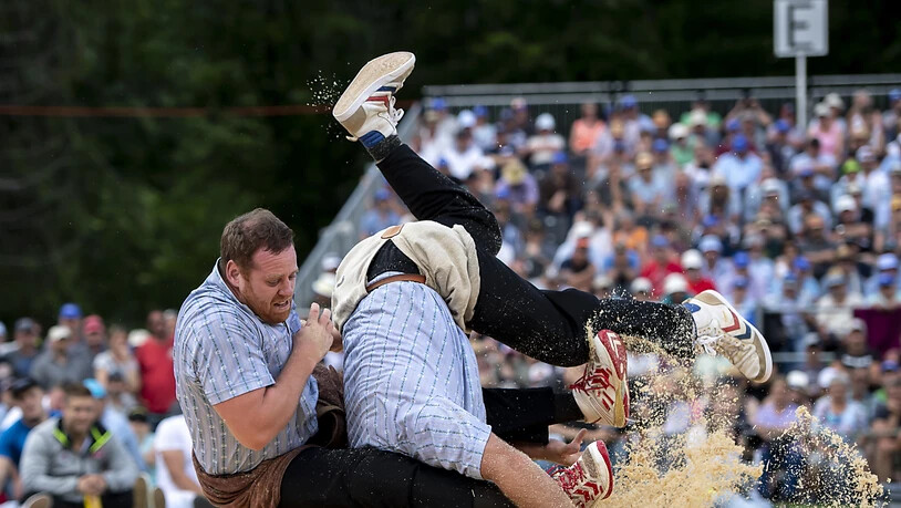 Hier hatte Simon Anderegg (links) eine seiner wenigen Chancen im Schlussgang gegen Matthias Aeschbacher