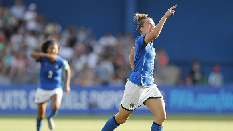 Joker Aurora Galli bejubelt ihr Tor zum 2:0-Sieg von Italien im WM-Achtelfinal gegen China