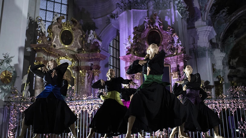 Das Tanzstück "Desiderium" von Yuki Mori wird im Rahmen der St. Galler Festspiele in der Kathedrale aufgeführt. Premiere war am Mittwoch, 3. Juli.