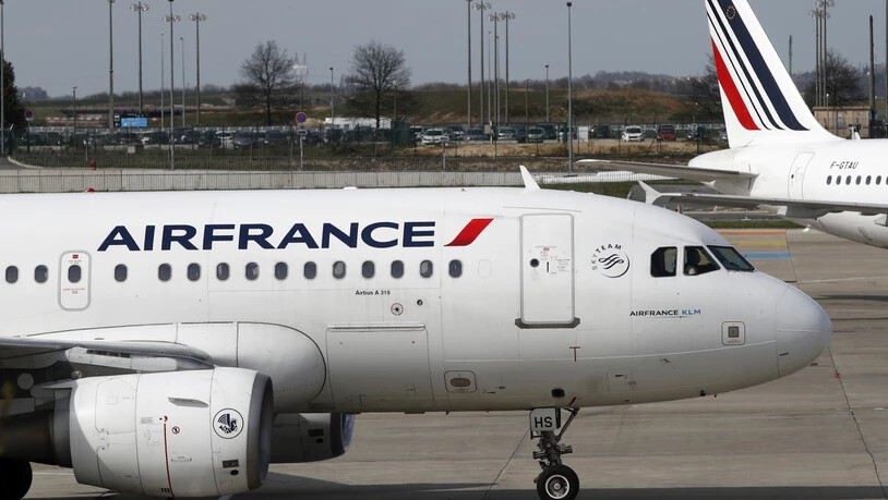 Öko-Steuer auf Flugtickets: Für Flüge, die in Frankreich starten, sollen ab kommendem Jahr  je nach Klasse und Flugziel 1,50 Euro bis 18 Euro fällig werden. (Archivbild)