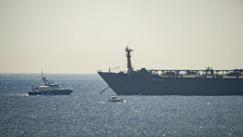 Der unter panamaischer Flagge fahrende Supertanker "Grace 1" vor Gibraltar. (Archivbild)