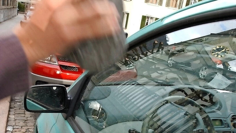 Kein Unfall, sondern aufgebrochen? So zumindest erklärt sich der Angeklagte.