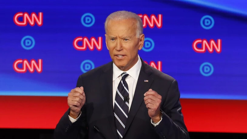 "Schone mich, Kind": US-Ex-Vizepräsident und Präsidentschaftsanwärter Joe Biden während der TV-Debatte der Demokraten in Detroit.
