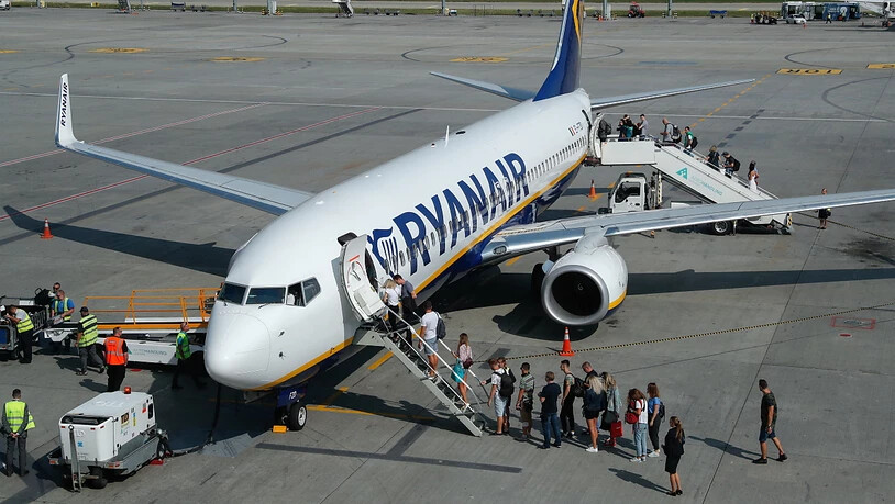 Störungen im Ferienverkehr: Die britischen Piloten der Billigfluggesellschaft Ryanair wollen in den kommenden Wochen Streiks für bessere Arbeitsbedingungen durchführen. (Symbolbild)