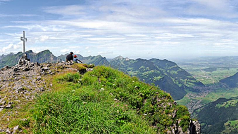 Nicht nur der Ausblick in Richtung Zürichsee, auch die verschiedenen Gesteinsarten am Fronalpstock beeindrucken.