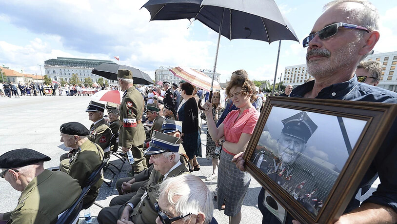 Am Sonntag hat in Polen eine Veranstaltung zum Gedenken einer umstrittenen Untergrundorganisation vom zweiten Weltkrieg stattgefunden - es hagelte aber auch vielerorts Kritik an dem Vorgehen.