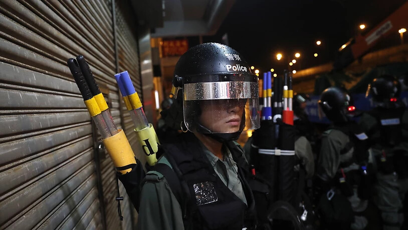 Die Einsatzkräfte standen bereit: Die Proteste vom Wochenende in Hongkong verliefen jedoch vorerst friedlich.