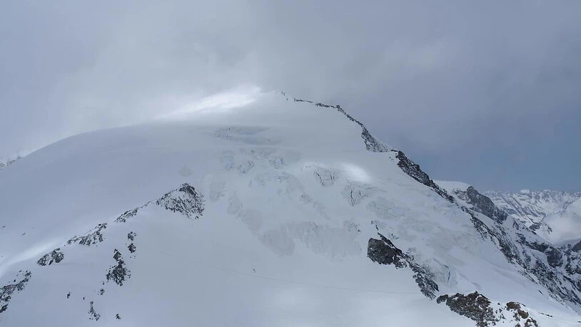 Sieben von insgesamt 14 Skitourengänger starben im April 2018 beim Bergdrama von Arolla VS. Weil sich das Wetter plötzlich verschlechterte, irrten sie stundenlang im Sturm umher und fanden ihr Nachtquartier nicht. (Archivbild)