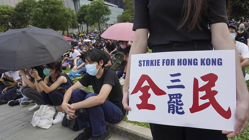 Die seit Monaten anhaltenden Proteste gegen die Regierung setzen der Wirtschaft in Hongkong immer mehr zu: Die Geschäfte liefen im August so schlecht wie seit der weltweiten Finanzkrise 2009 nicht mehr.