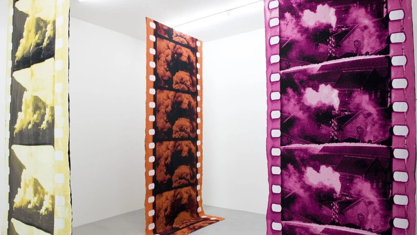 Die Installation "All That Slides, Strikes, Rises and Falls" (2015) von Alexandra Navratil ist Teil der Ausstellung "Color Mania" im Fotomuseum Winterthur. Sie dauert vom 7. September bis 24. November 2019.