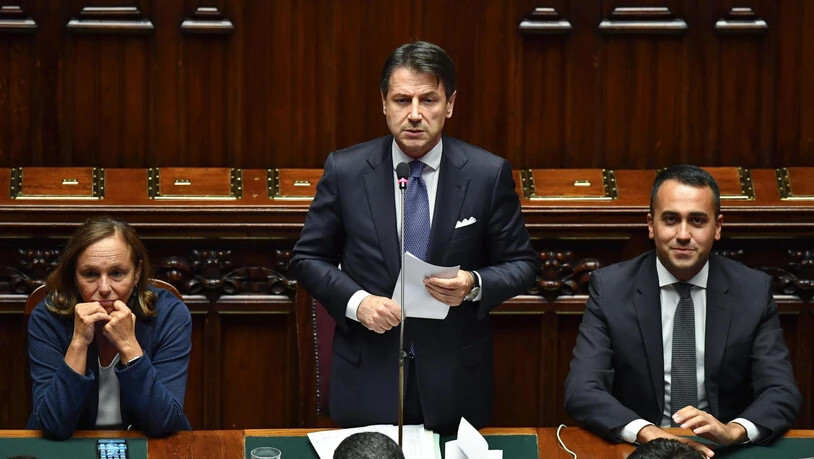 Italiens Premierminister Giuseppe Conte (Mitte), Innenministerin Luciana Lamorgese (l.) und Aussenminister Luigi Di Maio.