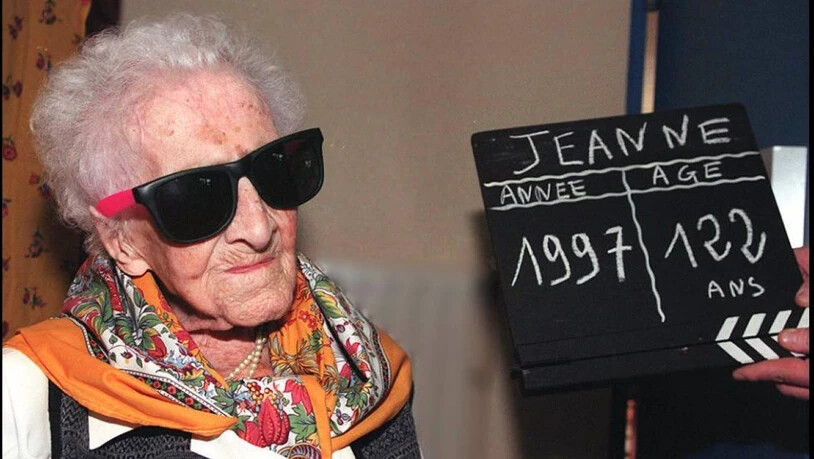 Jeanne Calment am Vorabend ihres 122. Geburtstags im Februar 1997.