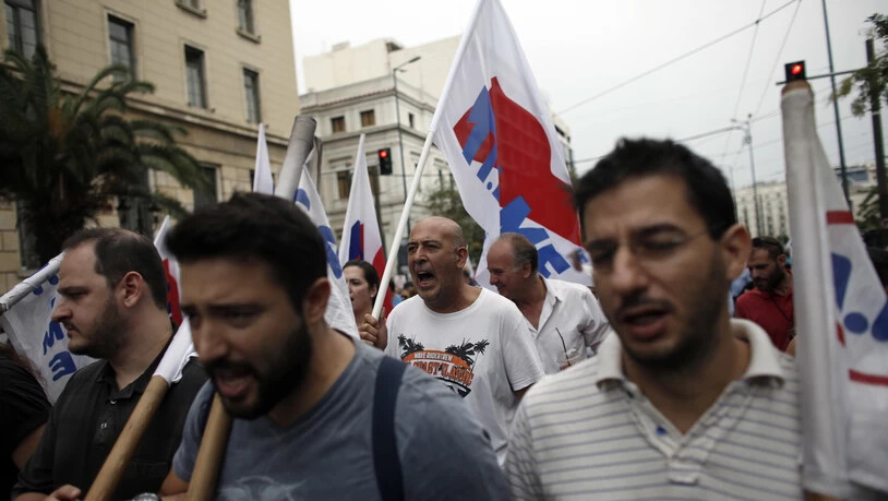In Athen und anderen grossen Städten protestierten Tausende auf den Strassen.