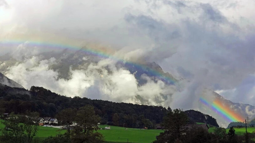 Am Mittwoch gab es über Glarus einen tollen Regenbogen zu bestaunen.