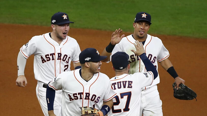 Die Baseballer der Houston Astros klatschen ab