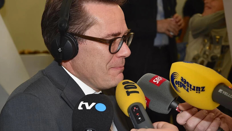 Gefragter Mann: Beni Würth stellt sich den Fragen der Journalisten.