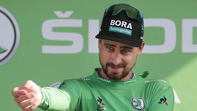 Peter Sagan krempelt den Ärmel für den Giro zurück
