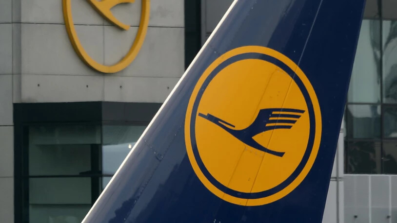 Die Lufthansa sucht zur Schlichtung des Streits mit den Flugbegleitern das Gespräch mit den Gewerkschaften. (Archivbild)