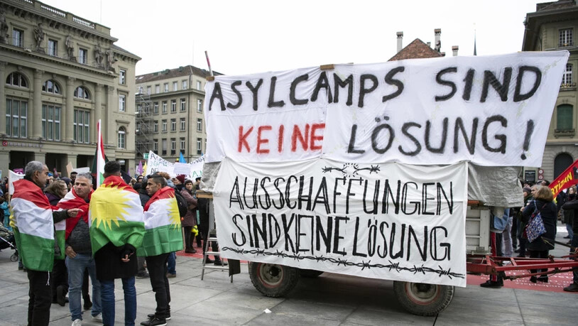 Nationale Demonstration "Asylcamps sind keine Lösung" am Samstag in Bern.