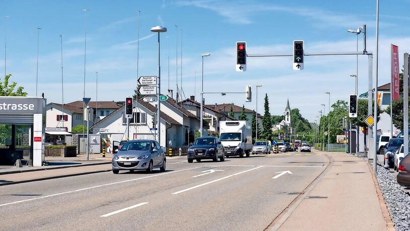 Verbesserungen für motorisierten Verkehr: Die Abzweigespur Richtung Grünfeld würde mit dem «Stadtraum»-Projekt 70 Meter länger, was zu weniger Rückstau auf der Geradeausspur führen soll.